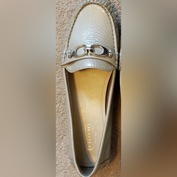 Coach Fortunata Pearlized Cloud Patent Leather Loafers Silver double C hardware - Picture 3 of 6